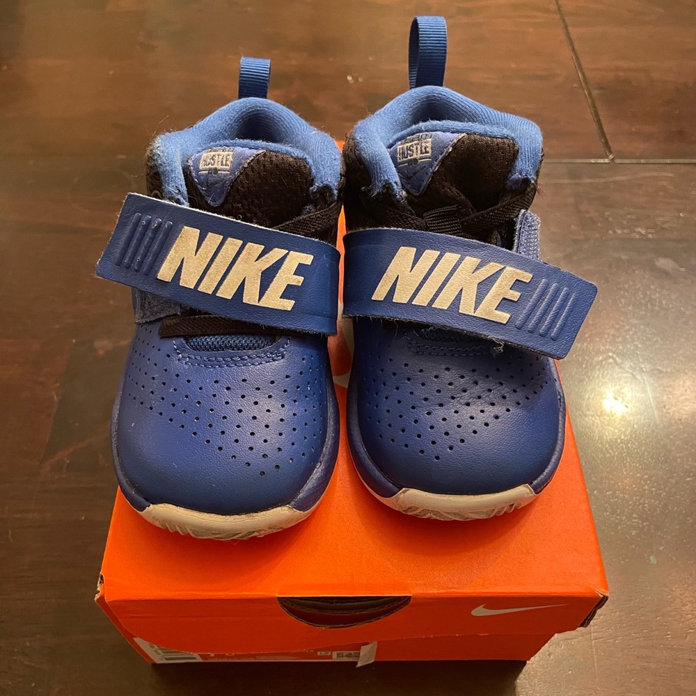 7c Nike Team Hustle D 8